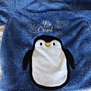 Secret treasures pj set, size XXL color blue, had penguins on it.